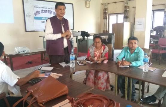 नगर प्रमुख द्वारा कार्यक्रम उद्घाटन गरिदै 